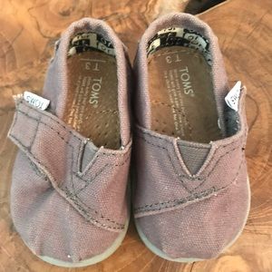 Toms walkers. Size T3